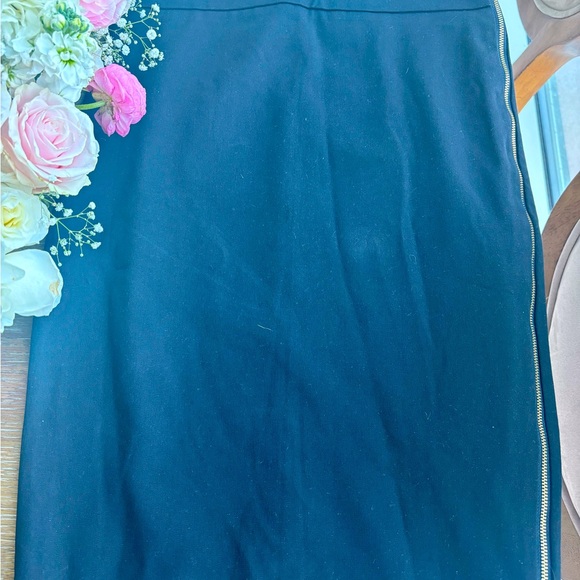 A black express skirt - Picture 1 of 6